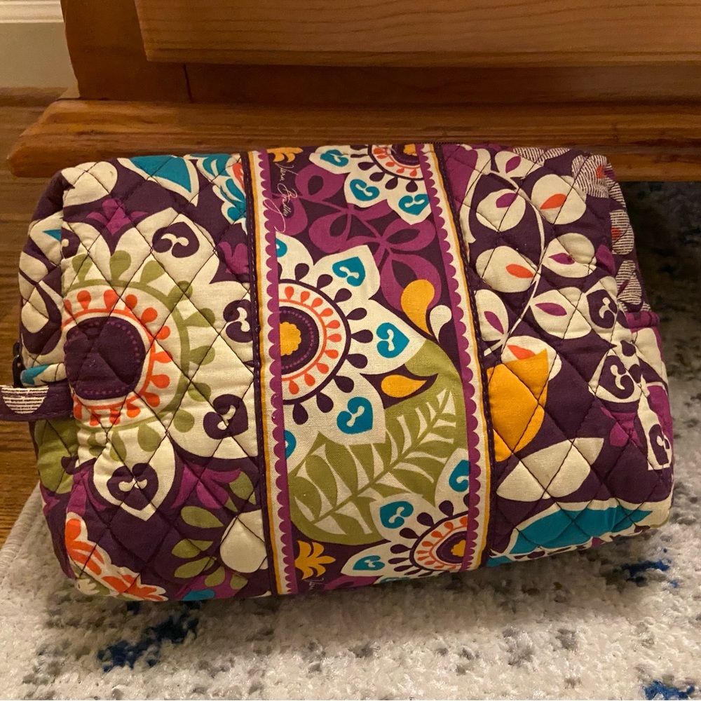 Vera Bradley lined make up bag with zipper closure